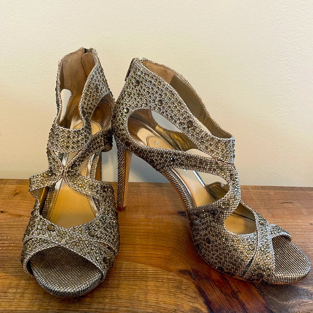 Pre-Owned Gianni Bini Gold Sparkling Gem Stilettos